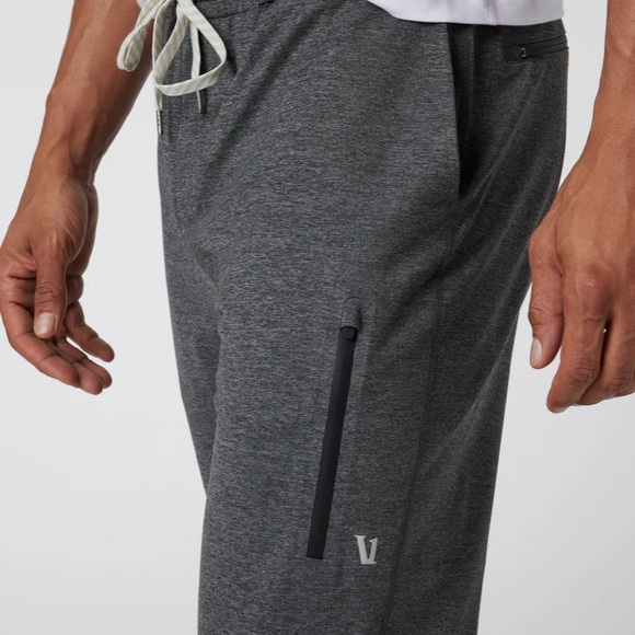 Vuori Sunday Performance Joggers in charcoal heather - Picture 2 of 8
